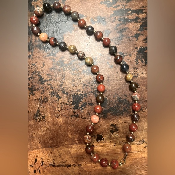 Brecciated Jasper - Gorgeous Necklace with gold clasp - Picture 2 of 8